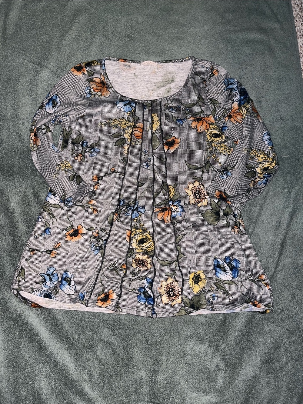 Laura Petite Women’s Floral Pleated Blouse - Gray with Blue & Yellow Flowers